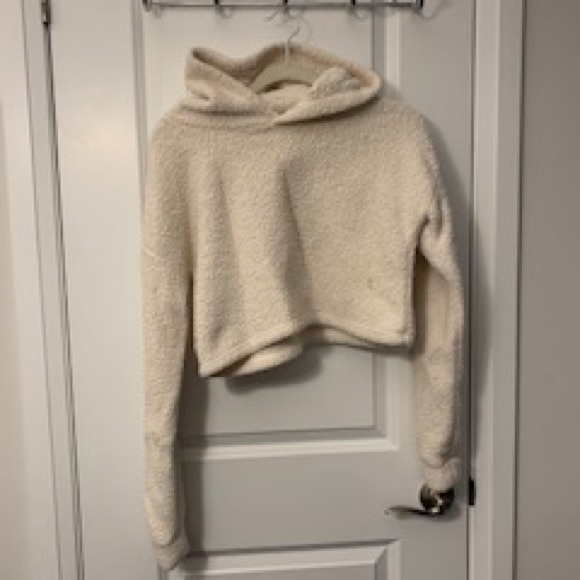 sweaters - Picture 3 of 3